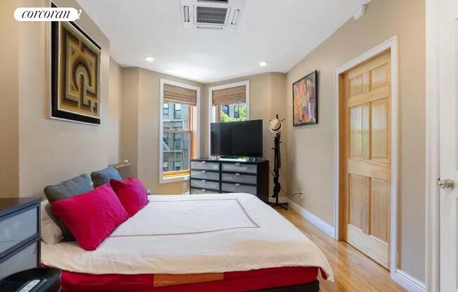 15 LINCOLN PL