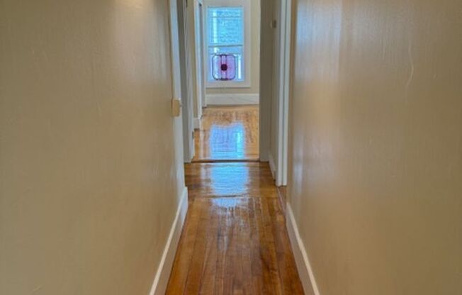 2 beds, 1 bath, $1,875, Unit 4