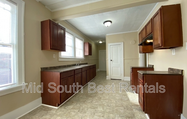 975 N AVALON VOLLINTINE EVERGREEN