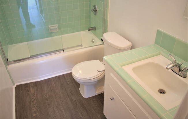 Studio, 1 bath, 650 sqft, $1,595, Unit 4