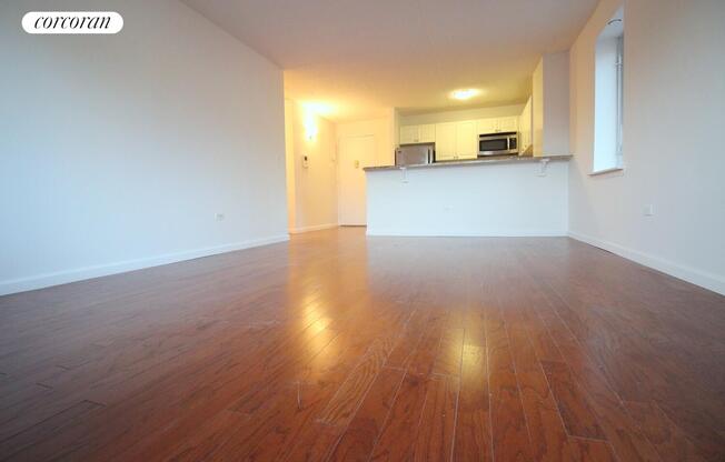 2 beds, 2 baths, $7,800, Unit 9D