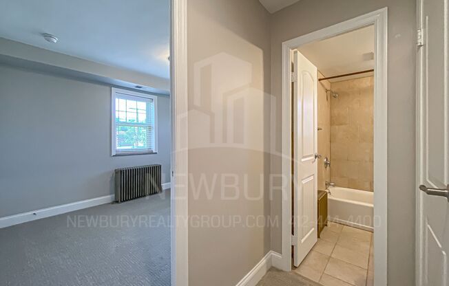 2 beds, 1 bath, 630 sqft, $1,005, Unit 104-08