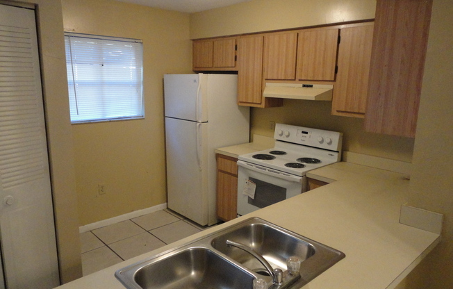 2 beds, 1.5 baths, $1,250