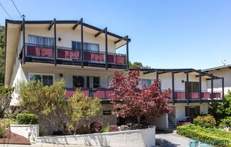 San Carlos: Updated 1 Bed 1 Bath Apartment in San Carlos Hills w/ Private Balcony, Parking, Storage, & Laundry Onsite