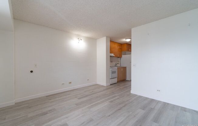 1br/1ba/1pkg Condo in Secured Building in Makiki