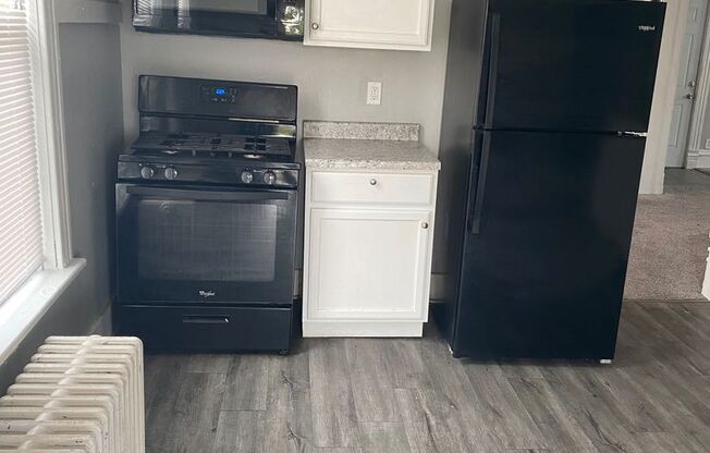 HM 1335 W. 13th - FOR SALE - KATY GLADKIN