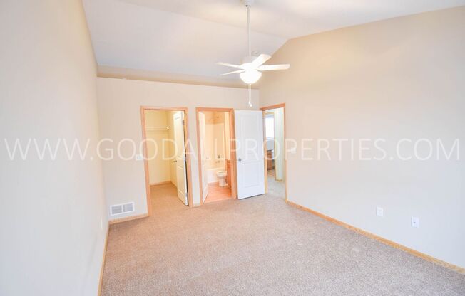 2 beds, 2.5 baths, $1,595