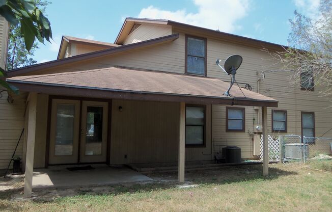 3 beds, 2 baths, $1,550