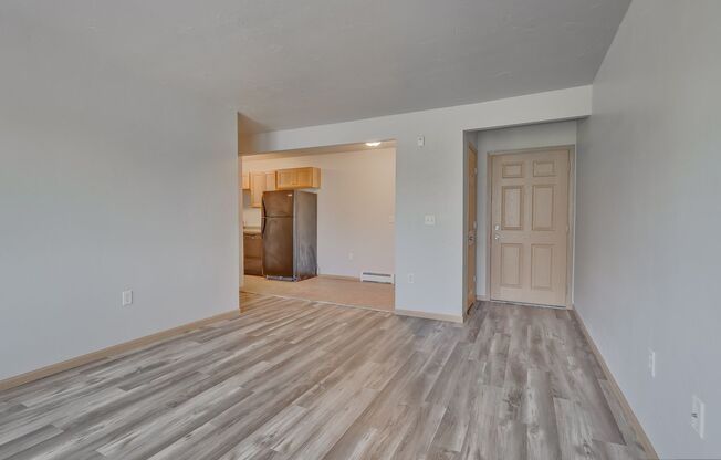 2 beds, 1 bath, 725 sqft, $1,099, Unit 1645-14