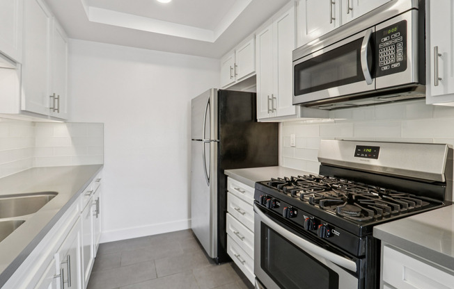 1 bed, 1 bath, 675 sqft, $2,898, Unit 102