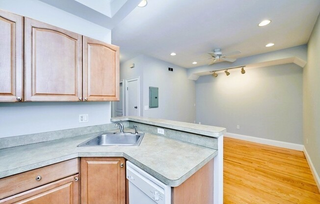 6 HUMBOLDT PL