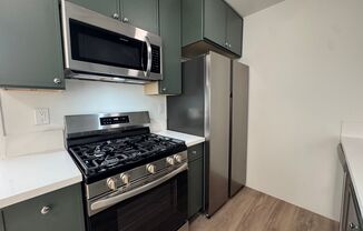 3414 Overland