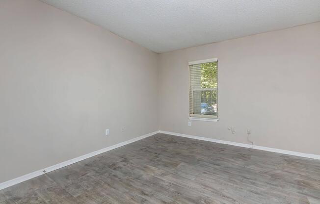 1 bed, 1 bath, 694 sqft, $910