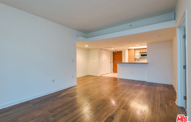 1 bed, 1 bath, 811 sqft, $4,390, Unit 1026