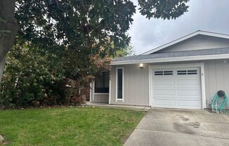 2 Bedroom 2 Bathroom Updated Duplex with Yard in Fair Oaks