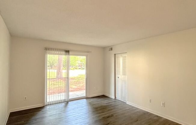 2 beds, 1 bath, 800 sqft, $1,100, Unit K4