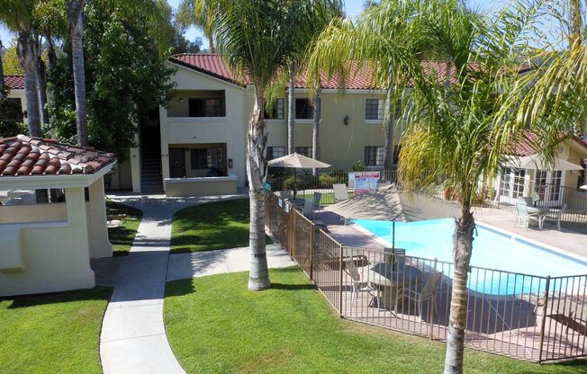 Los Olivos Apartments