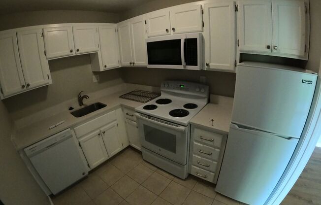 1 bed, 1 bath, $1,400, Unit 394 - 102