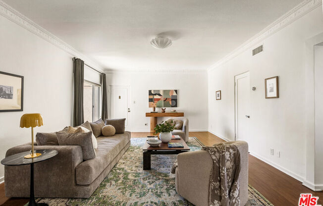 1147 S WESTMORELAND AVE