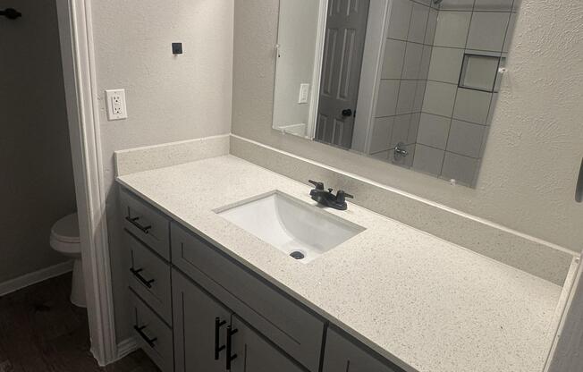 1 bed, 1 bath, 627 sqft, $1,100