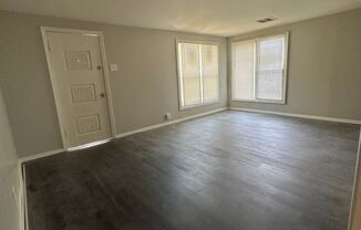 2 beds, 1 bath, $1,100