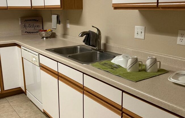 2 beds, 2 baths, 972 sqft, $1,420, Unit 2112-204