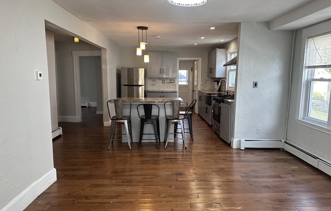 3 beds, 1.5 baths, 1,150 sqft, $2,850, Unit 1FL