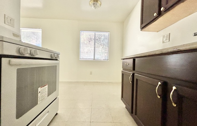 2 beds, 1 bath, $2,185