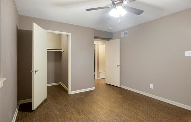 2 beds, 1.5 baths, 825 sqft, $960, Unit 710