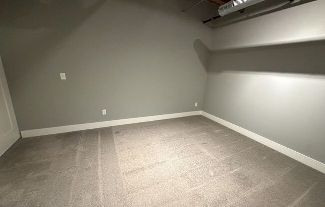 1 bed, 1 bath, 585 sqft, $1,650, Unit 225