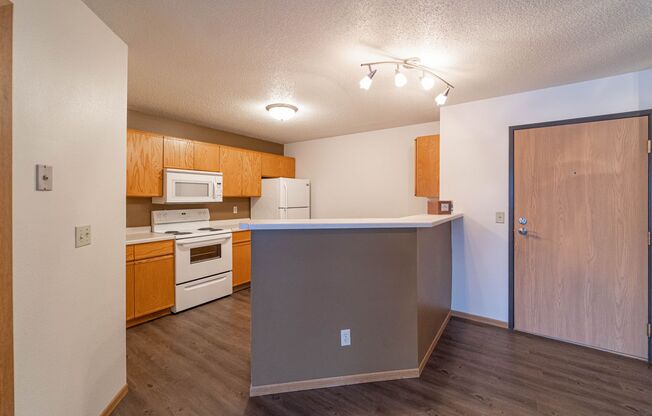 2 beds, 1 bath, 935 sqft, $1,315, Unit 3710235