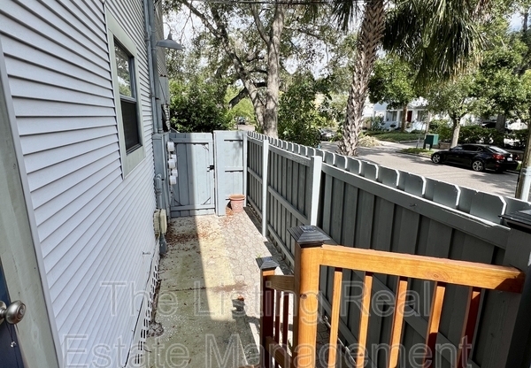 911 S ROME AVE