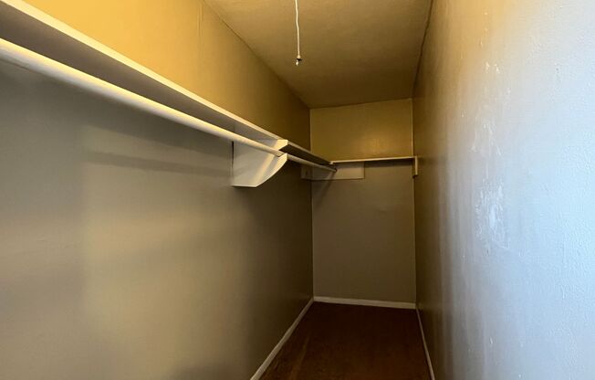 1 bed, 1 bath, $850, Unit UNIT 8