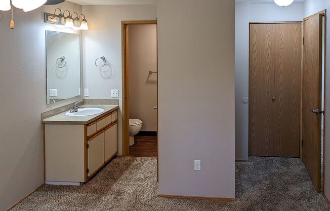 2 beds, 2 baths, 950 sqft, $1,325, Unit 18