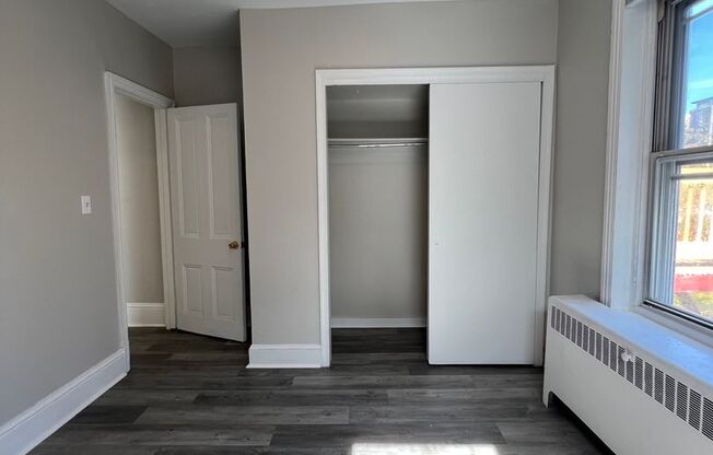 2 beds, 1 bath, 950 sqft, $1,650, Unit 3