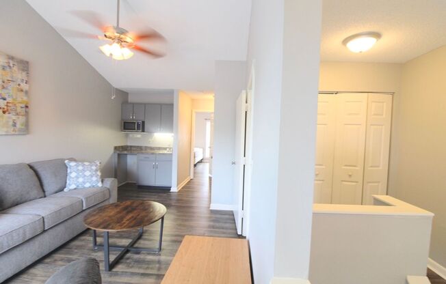 3 beds, 2 baths, $1,190