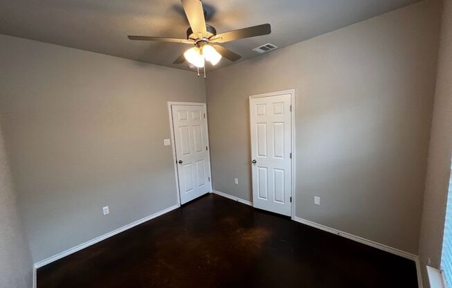 3 beds, 2 baths, $1,295, Unit 1513 Lucille St