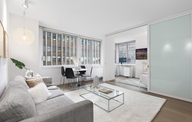 1 bed, 1.5 baths, 828 sqft, $5,500, Unit 16G