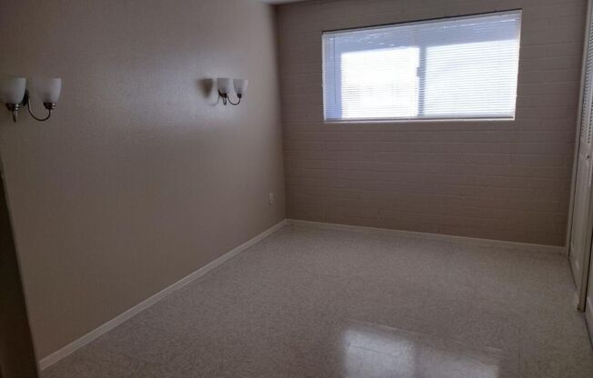 2 beds, 1 bath, $1,025, Unit 1055-A