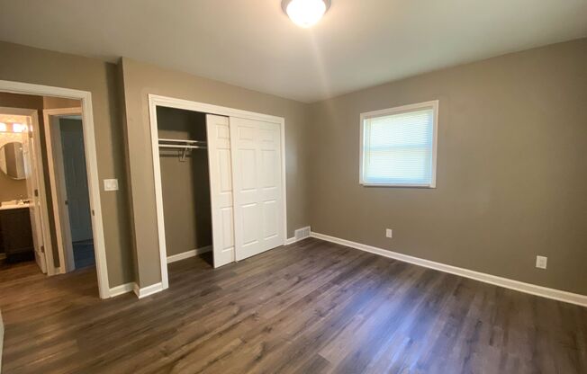 3 beds, 1.5 baths, 900 sqft, $1,795, Unit 5653 Lower