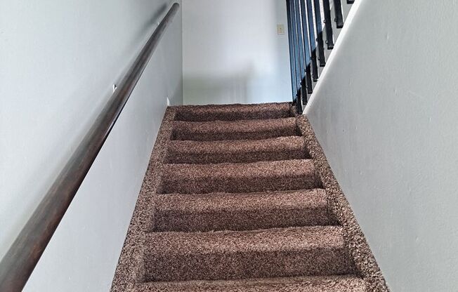 2 beds, 1.5 baths, 1,000 sqft, $1,200, Unit 39