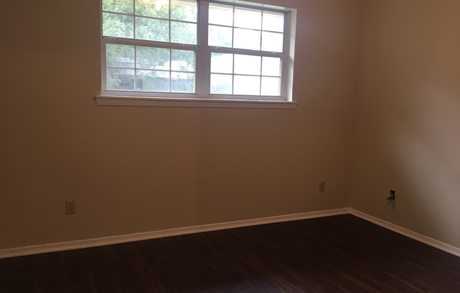 3 beds, 2 baths, $1,600