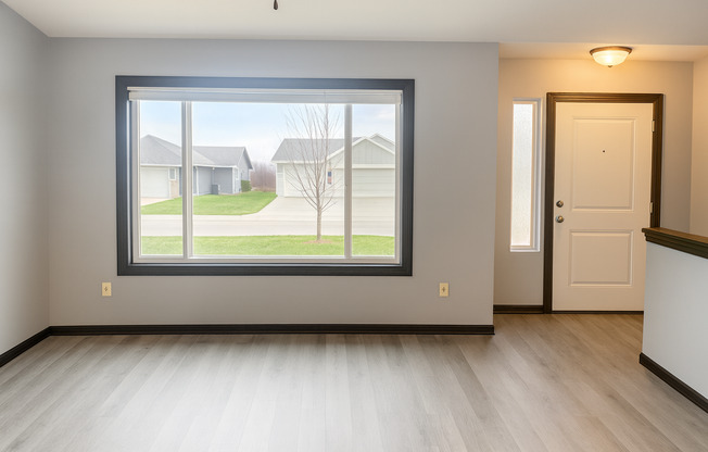 Welcome Home to This Spacious 5 Bedroom in Park City!