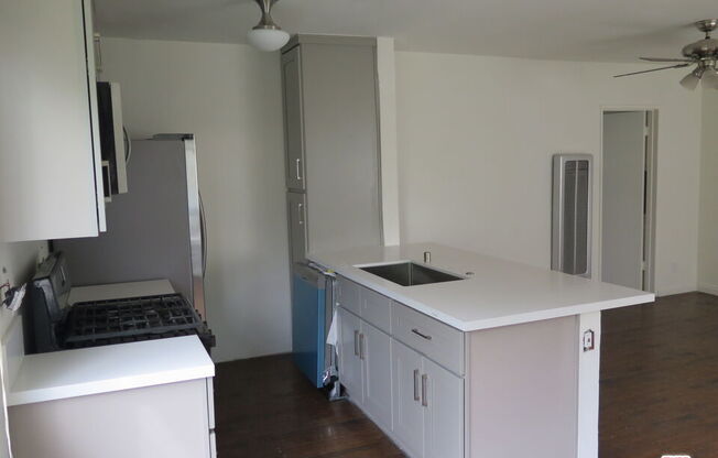 12492 Gilmore Ave Apt 4