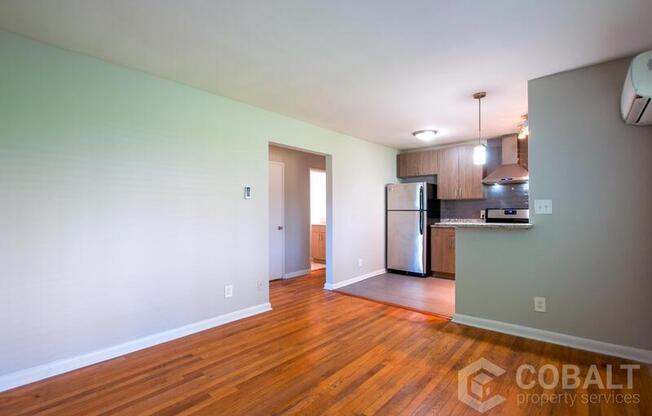 955 GREENWOOD AVE NE