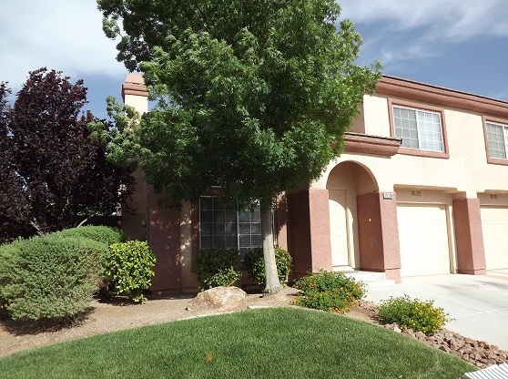 *GREAT TOWNHOME IN GATED "SILVERADO RANCH COMMUNITY!!"