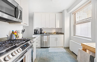 1 bed, 1 bath, 1,100 sqft, $5,600, Unit 3J