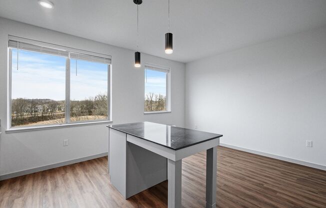 1 bed, 1 bath, 530 sqft, $1,395, Unit 322