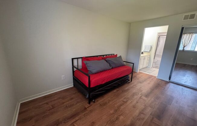 2 beds, 2 baths, $2,850, Unit # 1109