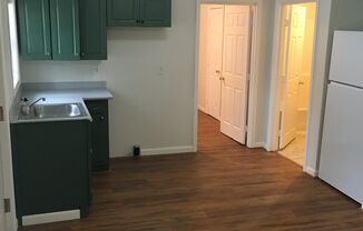 2 beds, 1 bath, 720 sqft, $795, Unit 28 Gardner Dr.